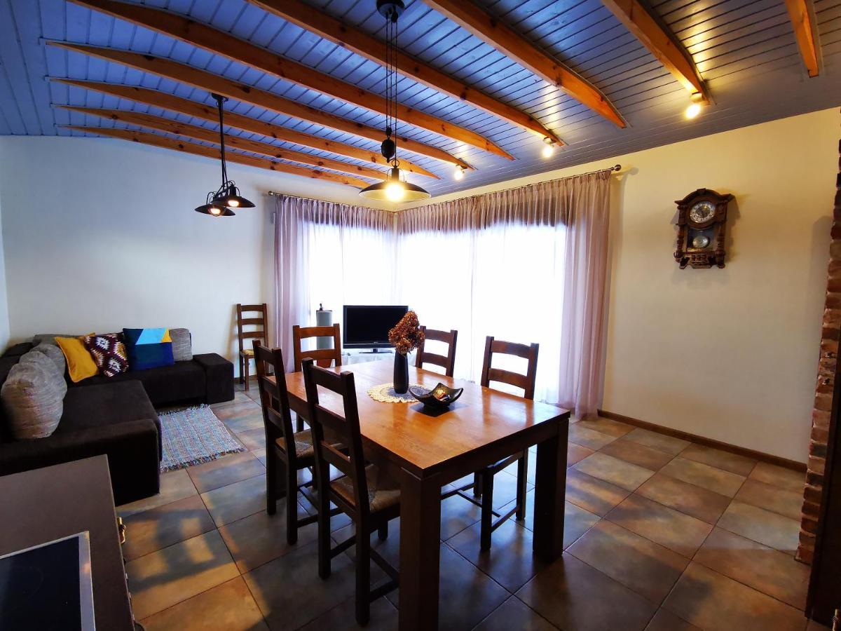 Jaunsturisi Villa อาดาชิ ภายนอก รูปภาพ