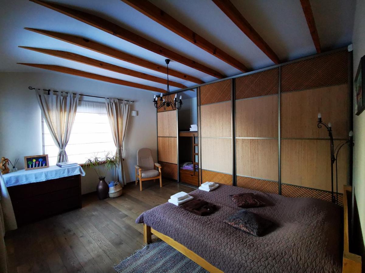 Jaunsturisi Villa อาดาชิ ภายนอก รูปภาพ